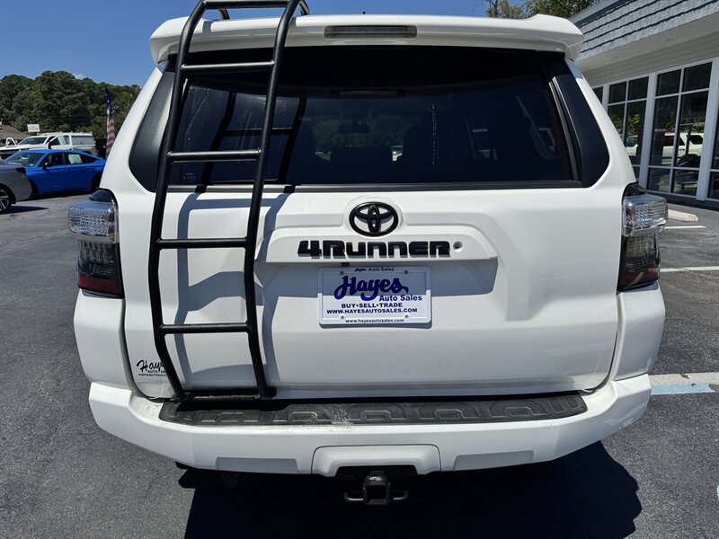 2018 Toyota 4Runner SR5 - Photo 4 - Hayes, VA 23072