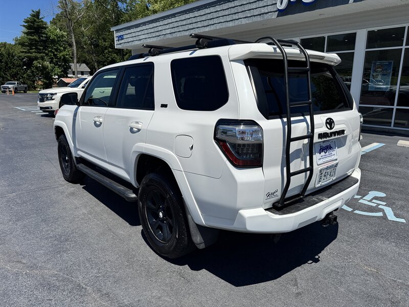 2018 Toyota 4Runner SR5 - Photo 3 - Hayes, VA 23072