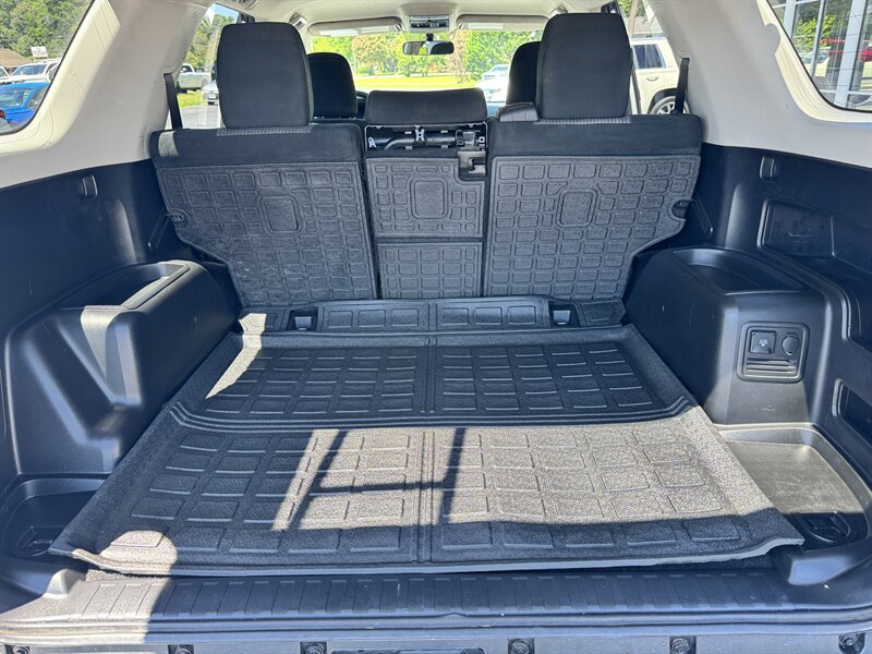 2018 Toyota 4Runner SR5 - Photo 13 - Hayes, VA 23072