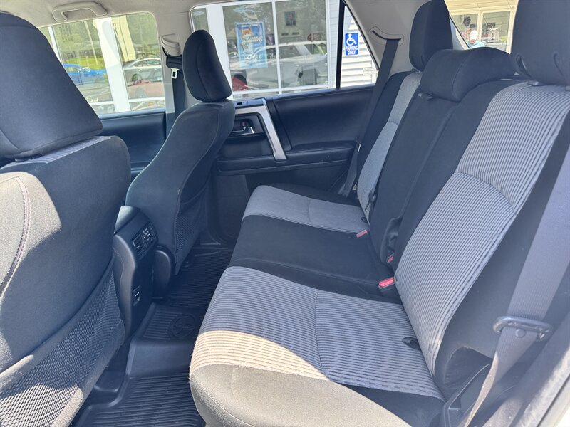 2018 Toyota 4Runner SR5 - Photo 11 - Hayes, VA 23072