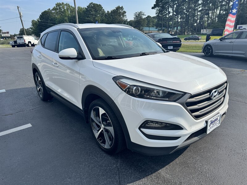 2016 Hyundai Tucson SPORT AWD - Photo 7 - Hayes, VA 23072