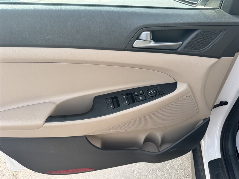 2016 Hyundai Tucson SPORT AWD - Photo 18 - Hayes, VA 23072