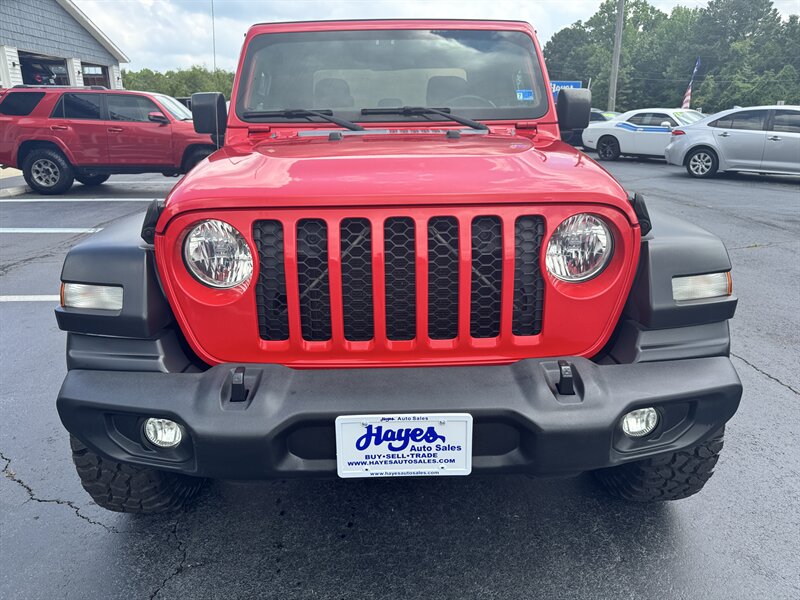 2020 Jeep Gladiator Sport S - Photo 8 - Hayes, VA 23072