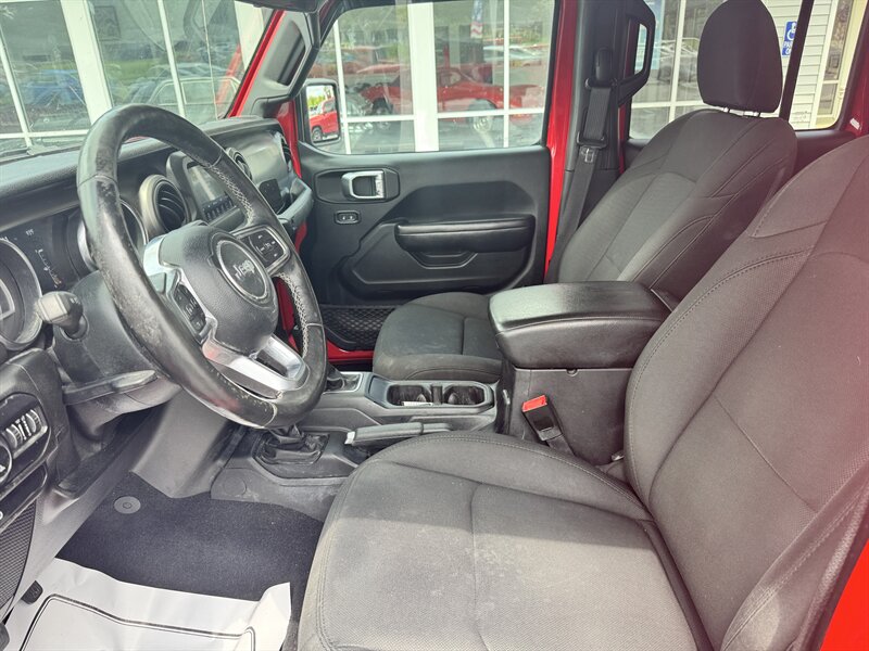2020 Jeep Gladiator Sport S - Photo 12 - Hayes, VA 23072