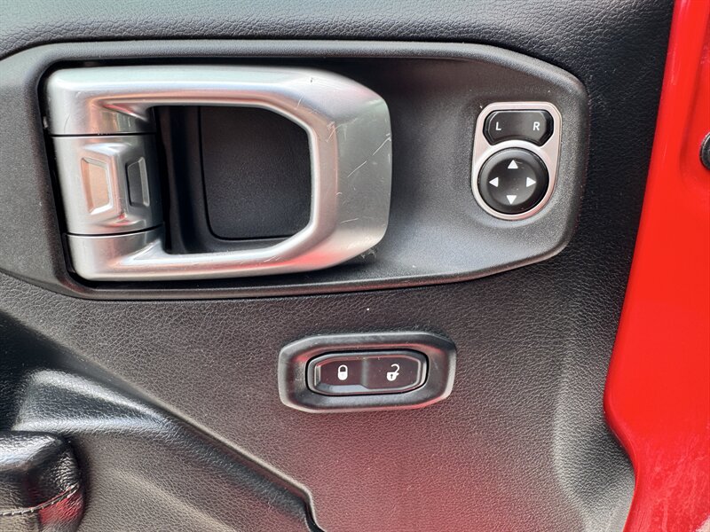 2020 Jeep Gladiator Sport S - Photo 13 - Hayes, VA 23072