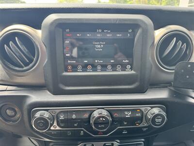 2020 Jeep Gladiator Sport S - Photo 18 - Hayes, VA 23072