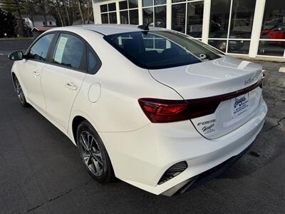 2024 Kia Forte LXS   - Photo 3 - Hayes, VA 23072