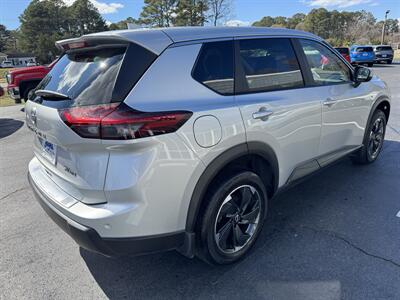2024 Nissan Rogue SV   - Photo 5 - Hayes, VA 23072