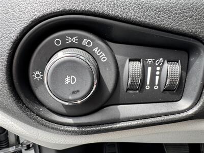 2021 Jeep Renegade Limited   - Photo 17 - Hayes, VA 23072