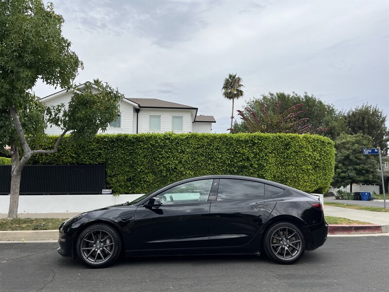 2021 Tesla Model 3 Long Range photo 9