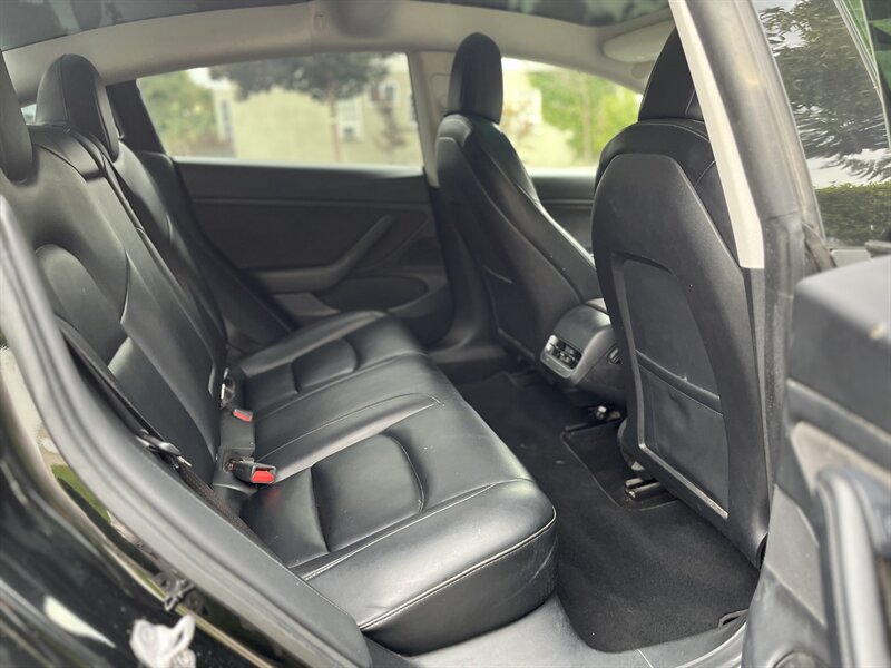2021 Tesla Model 3 Long Range photo 31