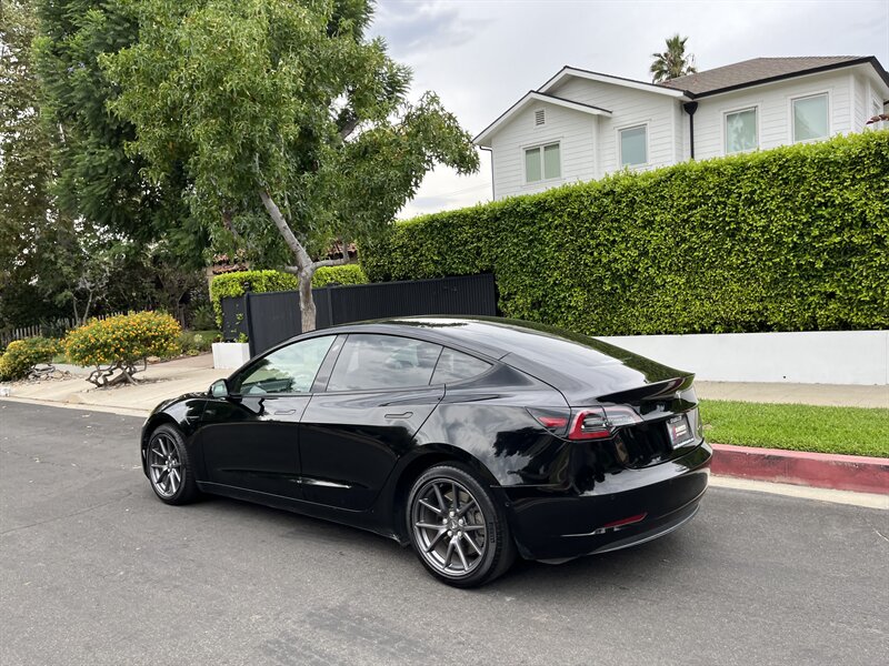 2021 Tesla Model 3 Long Range photo 10