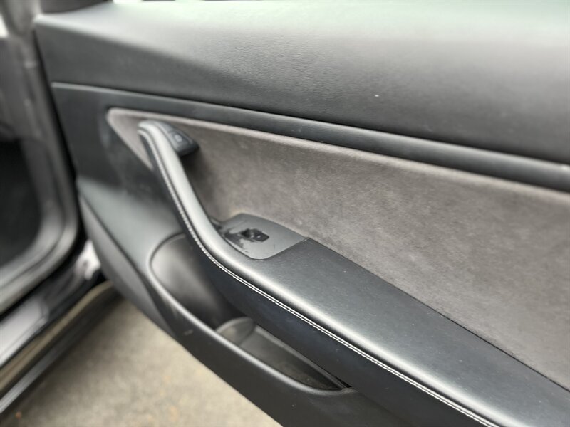 2021 Tesla Model 3 Long Range photo 39