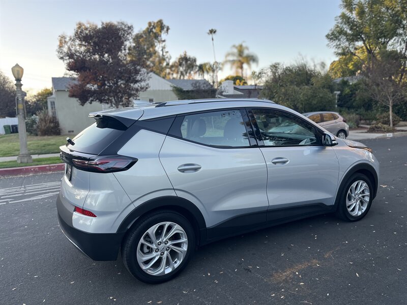 2023 Chevrolet Bolt EUV LT photo 16