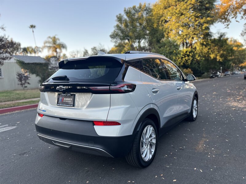 2023 Chevrolet Bolt EUV LT photo 13