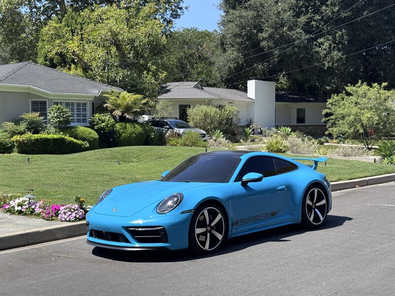 2021 Porsche 911 Carrera  