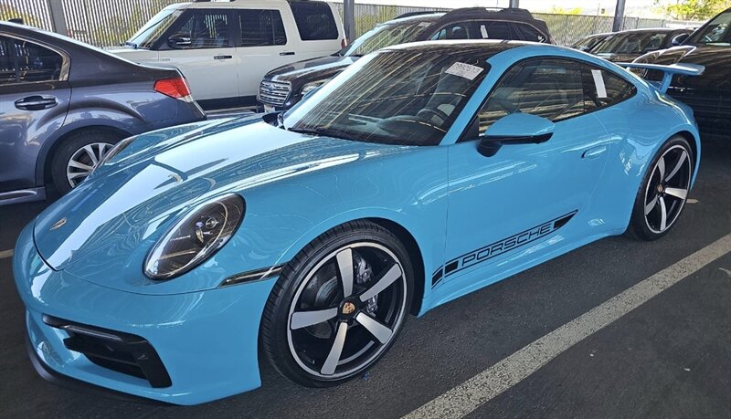 2021 Porsche 911 Carrera  