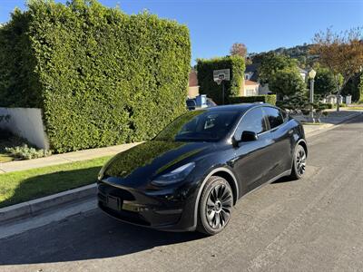 2023 Tesla Model Y Long Range   - Photo 1 - Studio City, CA 91604