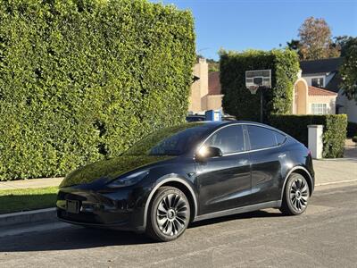 2023 Tesla Model Y Long Range   - Photo 2 - Studio City, CA 91604
