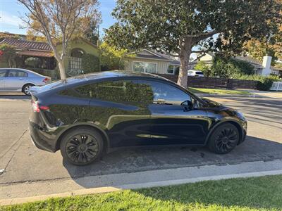 2023 Tesla Model Y Long Range   - Photo 37 - Studio City, CA 91604
