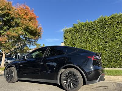 2023 Tesla Model Y Long Range   - Photo 43 - Studio City, CA 91604