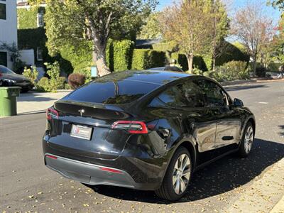 2023 Tesla Model Y Long Range   - Photo 28 - Studio City, CA 91604