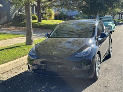 2023 Tesla Model Y Long Range   - Photo 12 - Studio City, CA 91604