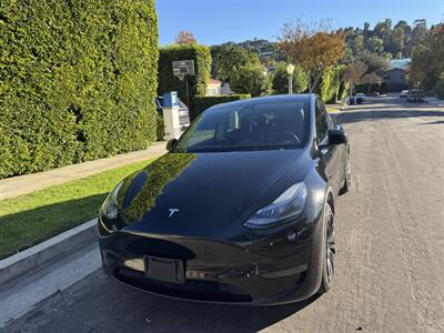 2023 Tesla Model Y Long Range   - Photo 5 - Studio City, CA 91604