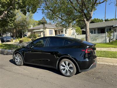 2023 Tesla Model Y Long Range   - Photo 7 - Studio City, CA 91604