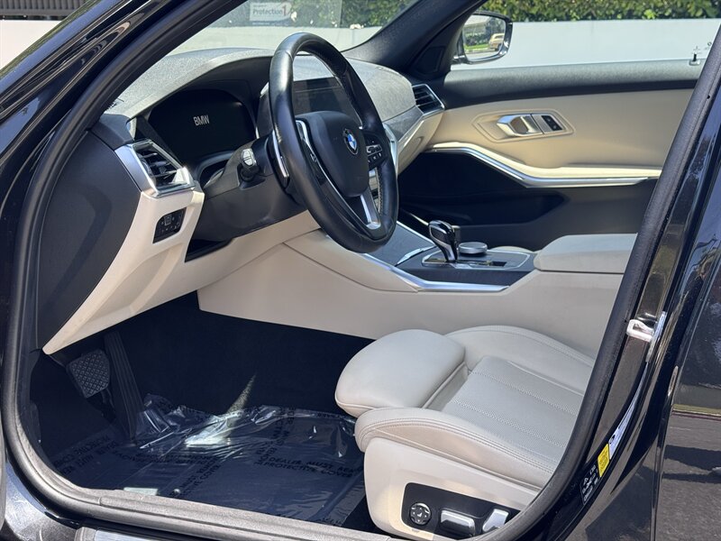 2022 BMW 3 Series 330i - Photo 21