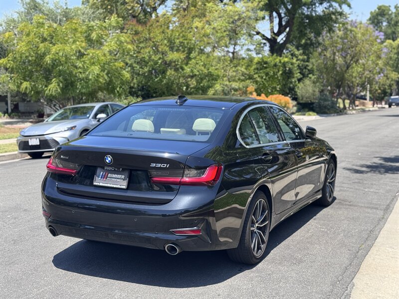 2022 BMW 3 Series 330i - Photo 17