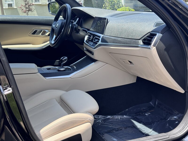 2022 BMW 3 Series 330i - Photo 47