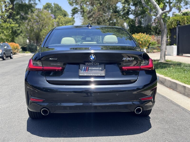 2022 BMW 3 Series 330i - Photo 12