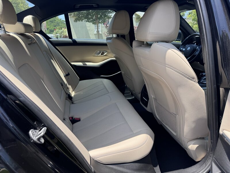 2022 BMW 3 Series 330i - Photo 42