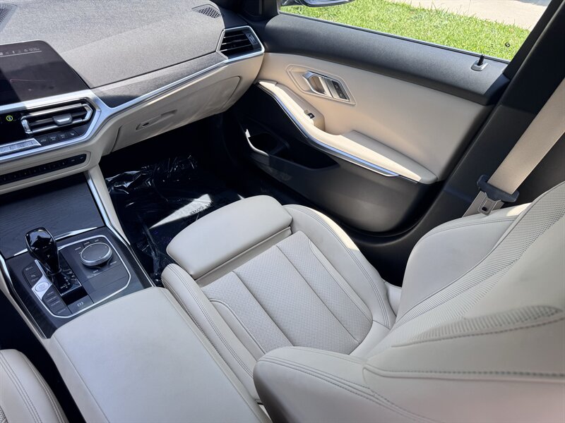 2022 BMW 3 Series 330i - Photo 41