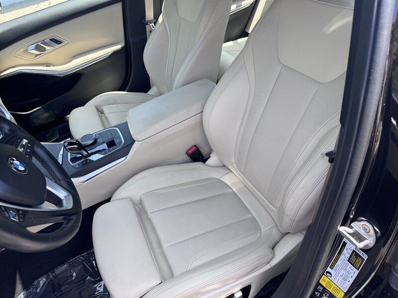 2022 BMW 3 Series 330i - Photo 30