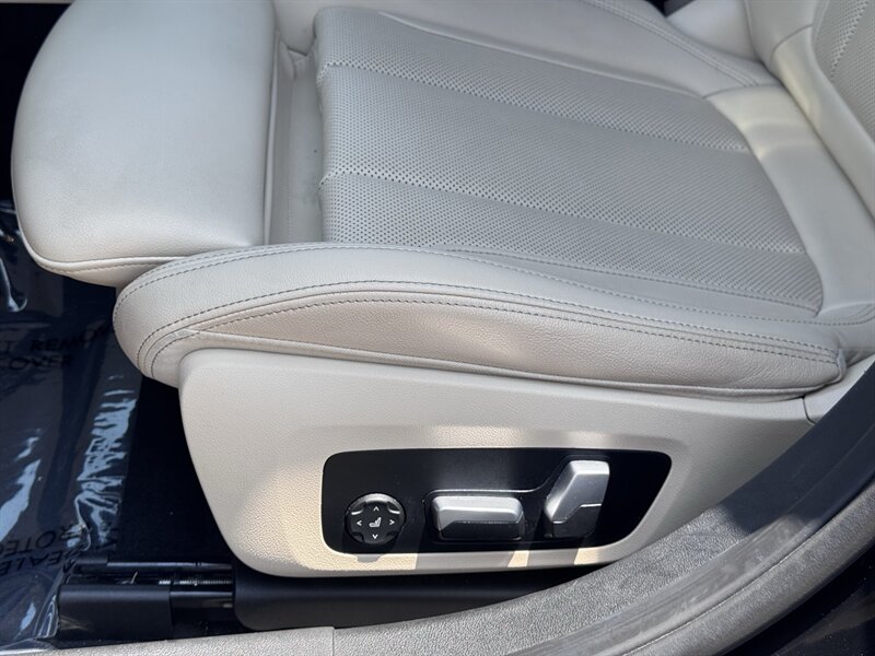 2022 BMW 3 Series 330i - Photo 24