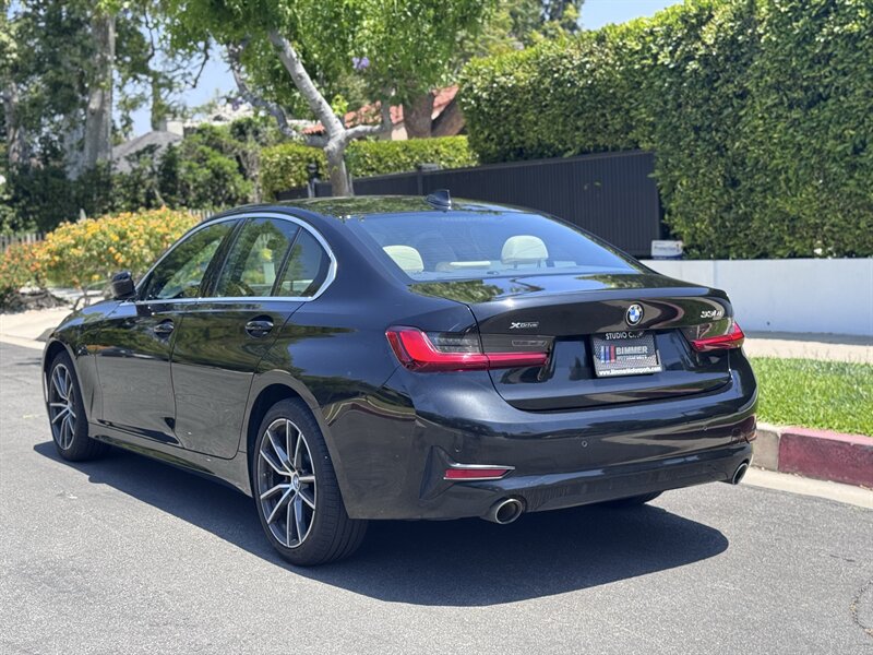 2022 BMW 3 Series 330i - Photo 14