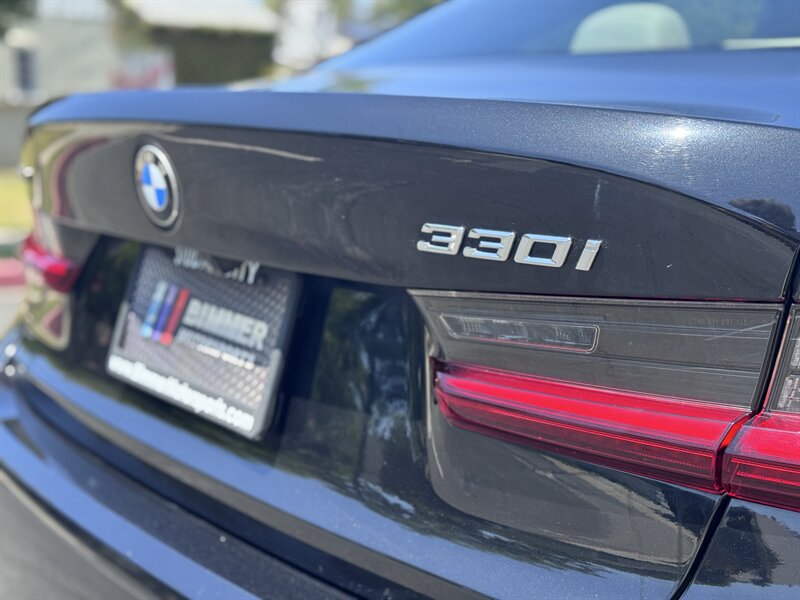 2022 BMW 3 Series 330i - Photo 16