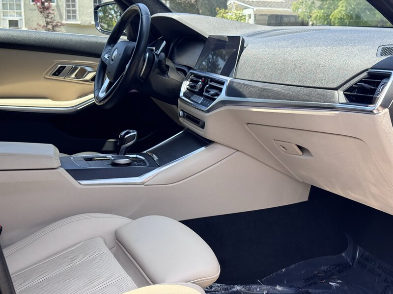 2022 BMW 3 Series 330i - Photo 51