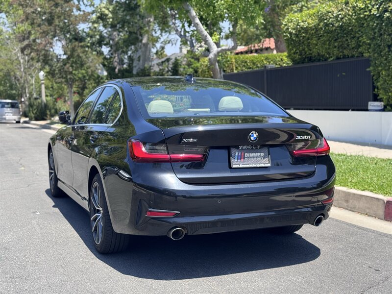 2022 BMW 3 Series 330i - Photo 13