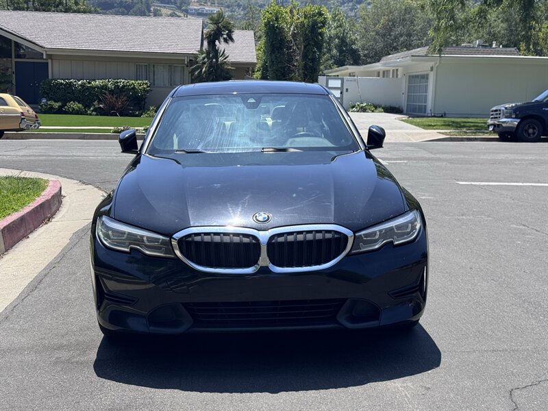 2022 BMW 3 Series 330i - Photo 4