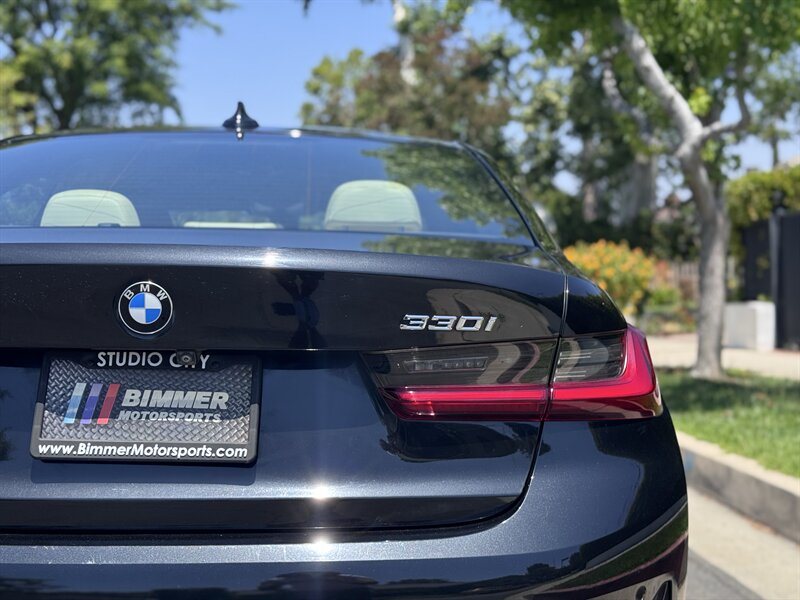 2022 BMW 3 Series 330i - Photo 15
