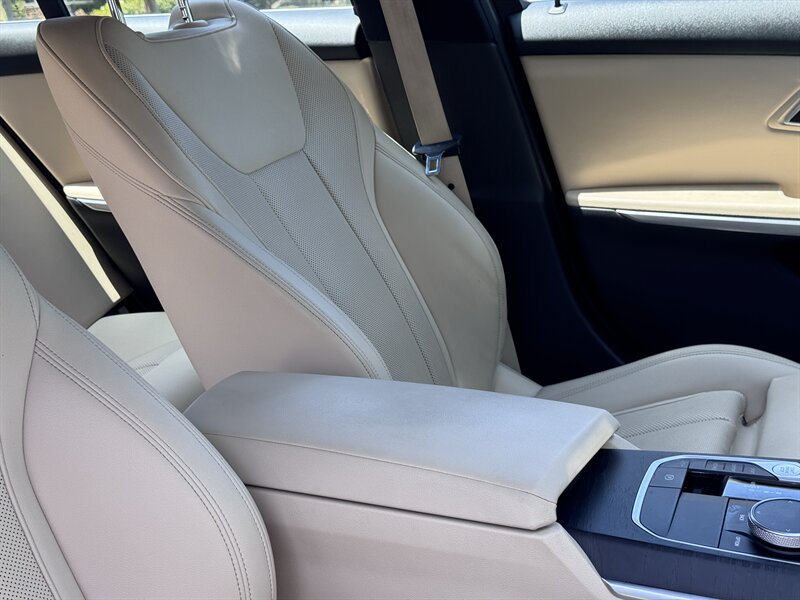 2022 BMW 3 Series 330i - Photo 57