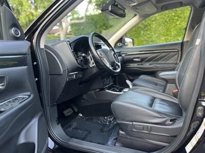 2018 Mitsubishi Outlander PHEV GT   - Photo 22 - Studio City, CA 91604
