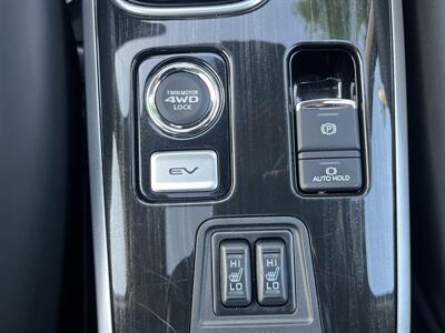 2018 Mitsubishi Outlander PHEV GT   - Photo 43 - Studio City, CA 91604