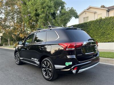 2018 Mitsubishi Outlander PHEV GT   - Photo 15 - Studio City, CA 91604