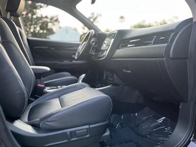 2018 Mitsubishi Outlander PHEV GT   - Photo 52 - Studio City, CA 91604