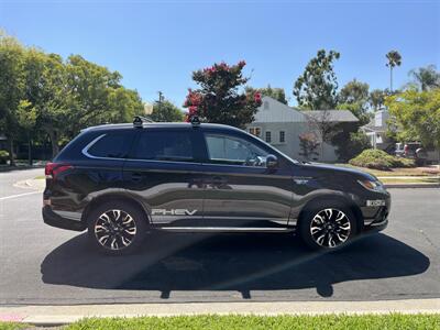 2018 Mitsubishi Outlander PHEV GT   - Photo 11 - Studio City, CA 91604
