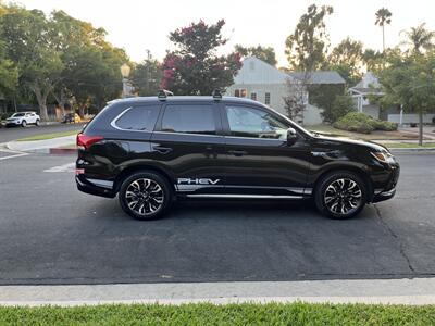 2018 Mitsubishi Outlander PHEV GT   - Photo 21 - Studio City, CA 91604